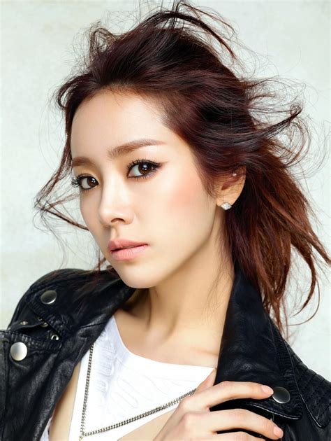 Han Ji Min 미용 제품 긴 머리 헤어스타일 아시아의 아름다움