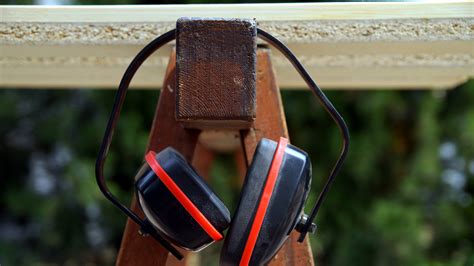 headphones  construction sites osha clarifies  position  construction pros