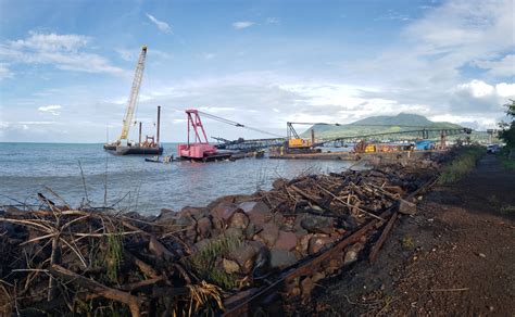 barges    construction site   cruise pier knocked ashore  karen skn news