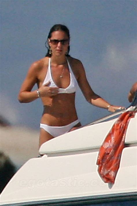 Hot Candy Girls Kate Middleton On Bikini With Prince