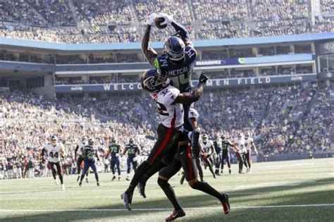 seahawks falcons game stopped  seattle due  unlicensed drone flipboard