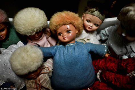 Creepy Lisbon Hospital Where Dolls Treated By Surgeons Daily Mail