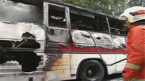 Bas Terbakar Di Karak Permata Dunia