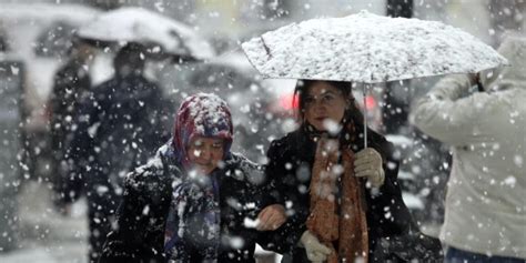 kar tüm türkiye yi beyaza bürüdü yollar kapandı okullar tatil edildi