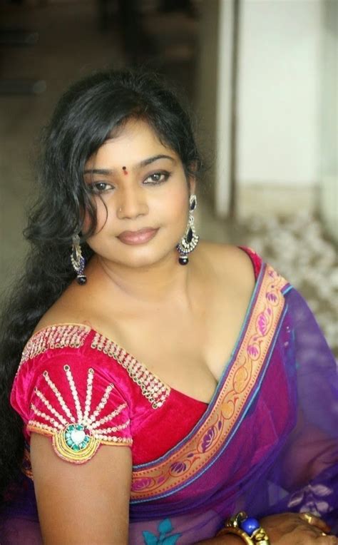 Jayavani Hot Cleavage Photos In Sexy Saree Cap