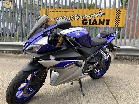 yamaha yzf  abs motorcycle giant west london motorcycle scooter sales service centre