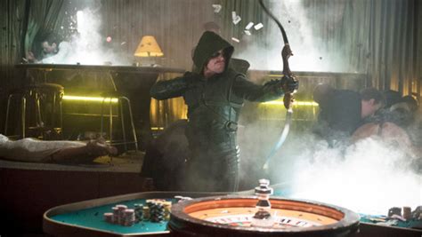 Arrow 5 Reasons Why Oliver Queen Is The Most Compelling Superhero On