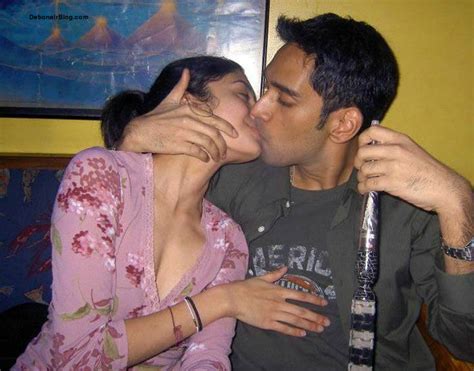 Urdu Babes Hot Pakistani Kissing Couples