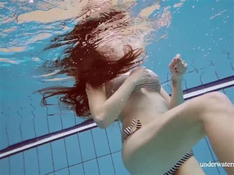 hot naked girls underwater in the pool free porn videos
