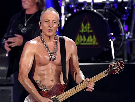 def leppards phil collen launches  day quarantine fitness challenge