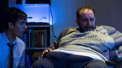 the whale review sad tale of morbidly obese charlie puts empathy to the test