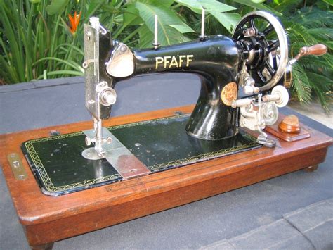 pfaff hand crank sewing machine
