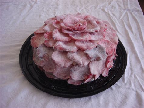 vanilla cake  crystalized rose petals dulces