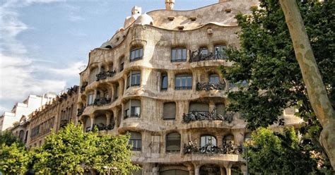 edificios de barcelona  guide barcelona