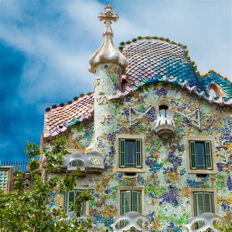 gaudi house  barcelona  harold lanna photo  px