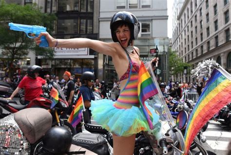 Orgullo Gay 2017 Plumofobia Así Es La Homofobia Entre Gays Que Se