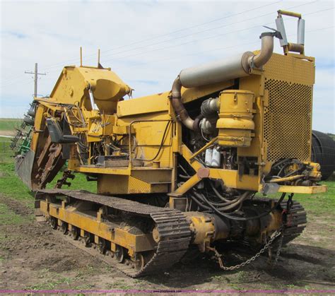 hoes  trencher  mt ayr ia item  sold purple wave