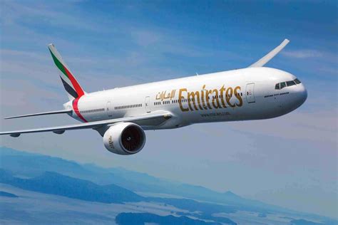 emirates boeing  er flight chic