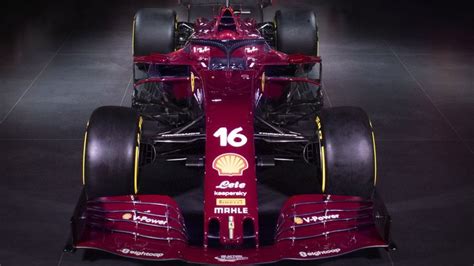 Video A Detailed Look At Ferrari S Retro Burgundy Livery