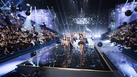Victoria S Secret Angels Sexiest Fashion Show Returns To Ny