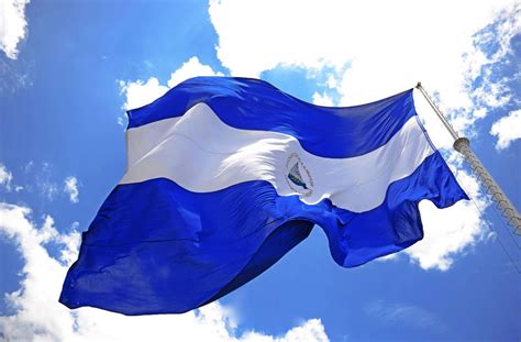 Bandera De Nicaragua Historia Significado Oración Y Más