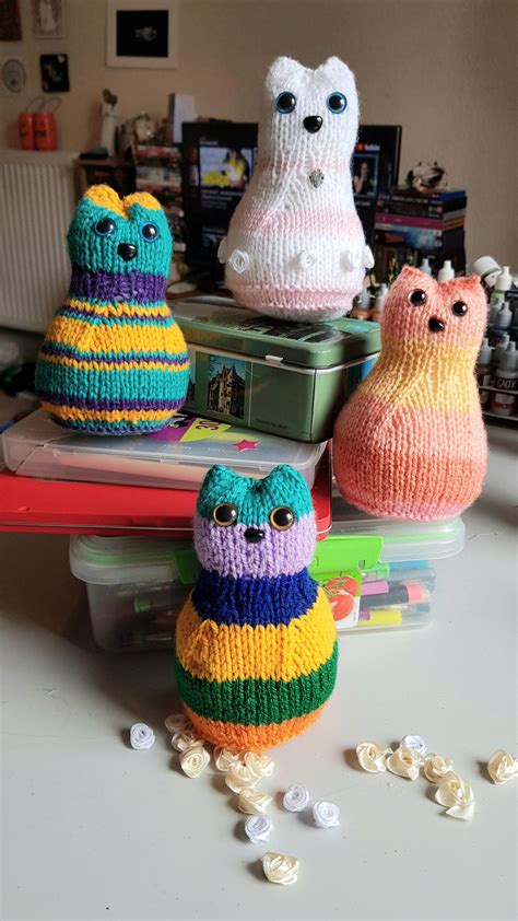 litter  knitted kitties     raise money   local
