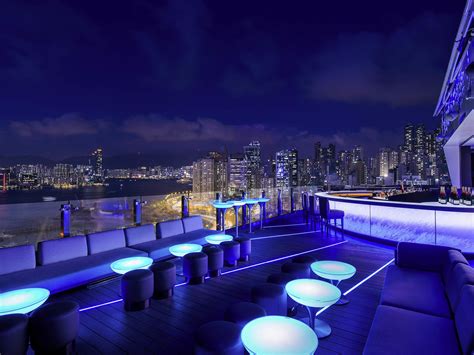 rooftop bars  hong kong  outdoor drinking   view