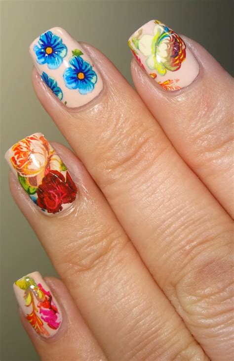wendys delights summer flower nail foil  charlies nail art