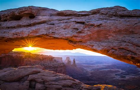 sunrise  mesa arch  naturefully