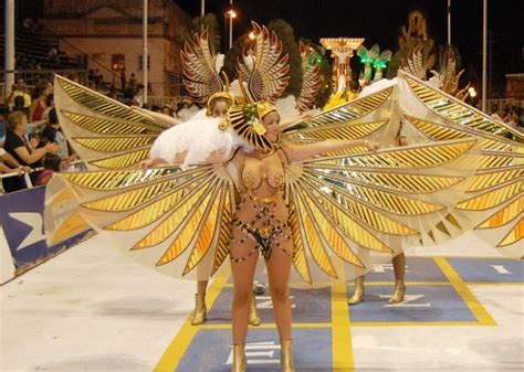 carnaval del pais magnifico espectaculo en el corsodromo cuestion entrerriana