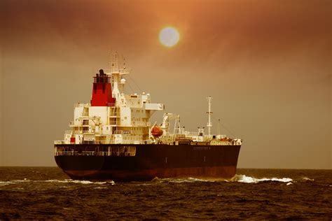 outsourcing   shipping industry