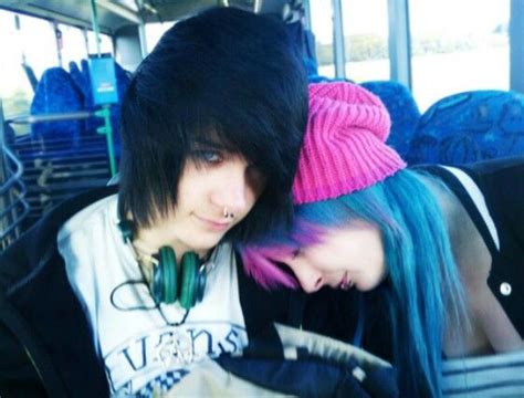 Pin By Jacqueline Sanchez On Scene Fashion Hair Emo Couples Cute Emo