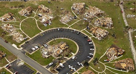 Joplin Mo Tornado At Least 89 Dead As Twister Cuts 4 Mile Swathe