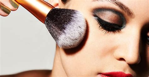 7 makeup tricks to make face look thinner