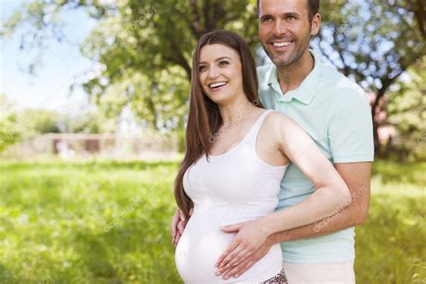 Imágenes Mujeres Embarazada Con Su Esposo Mujer