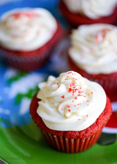 red velvet cupcakes with cream cheese frosting