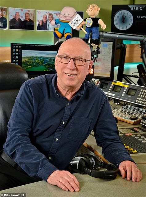 radio  star ken bruce   rise  claims   faced probe  taxman daily mail