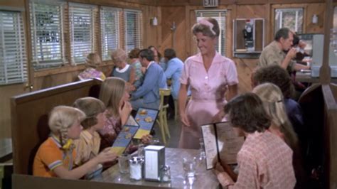 10 must watch brady bunch episodes 50 years later photos