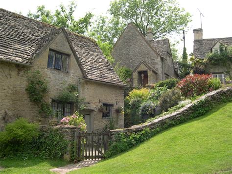 bibury cotswolds england cottage cotswolds house styles