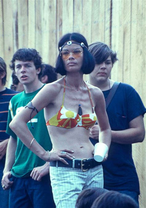 [trending] Girls From Woodstock 1969 Show The Origin Of Todays Fashion