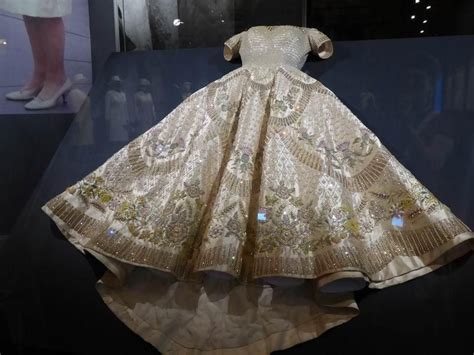 coronation dress      important examples  british