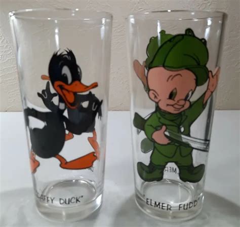 Pepsi Collector Series Daffy Duck Elmer Fudd Glasses 1973 Tumblers