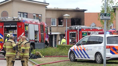 meerdere woningen zwaar beschadigt na grote brand aan de noorderhof  uden youtube