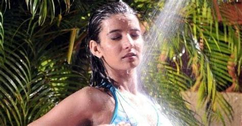 Allindianactressnavelshow Hot Desi Girl In Shower