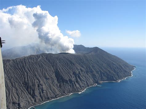 anatahan mariana islands usgs smu volcano monitoring  flickr