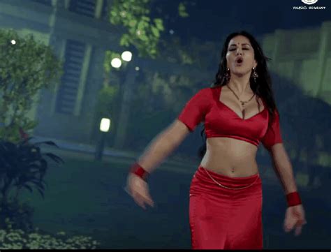 Sunny Leone Red Saree Drop 3 Free S