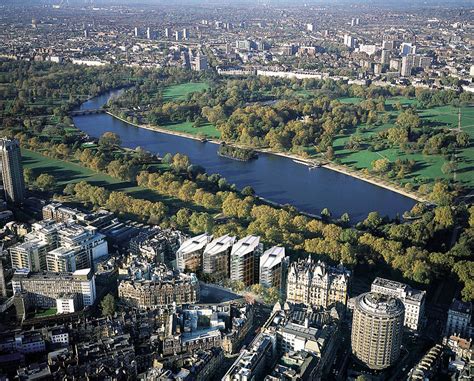 exclusive apartment  londons hyde park  sale   million