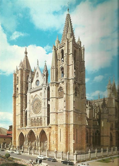 viajando tranquilamente por espana la catedral de leon