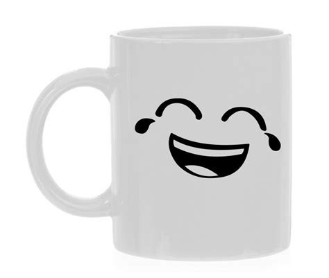 koffiemok met cartoon lachende figuurtje erop