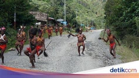 Mengenal Suku Suku Pedalaman Pegunungan Papua Barat